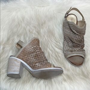 Unity In Diversity Freita Ruched Sandals Sz 39/9